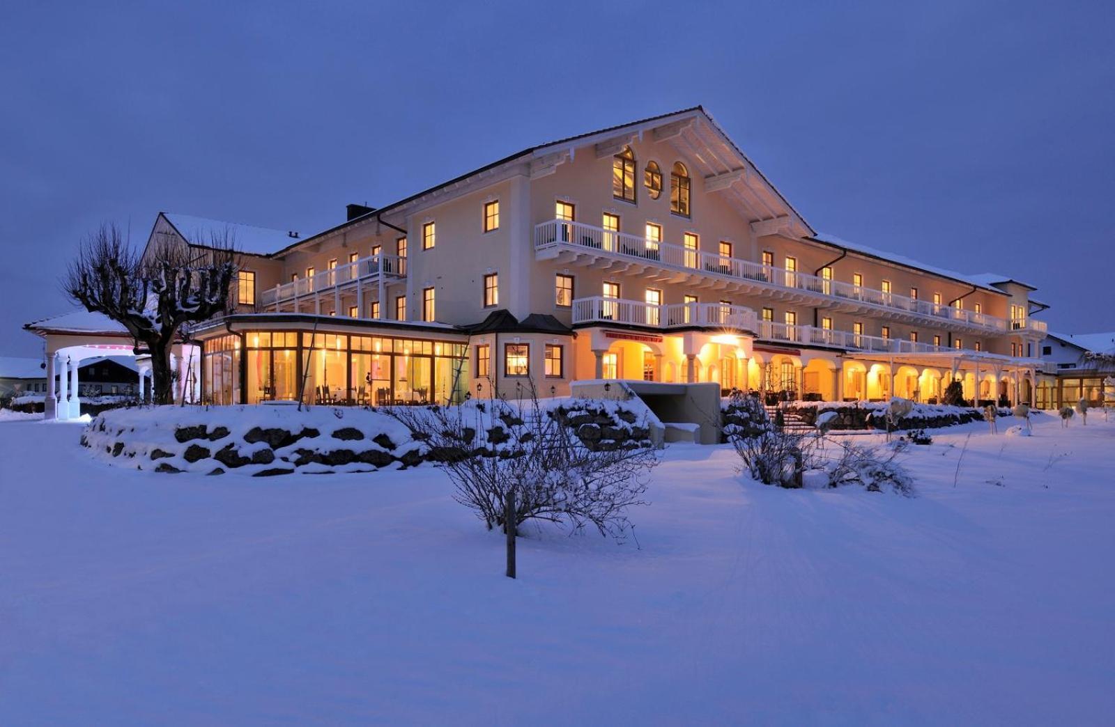 Wellness Natur Resort Gut Edermann 타이젠도르프 외부 사진